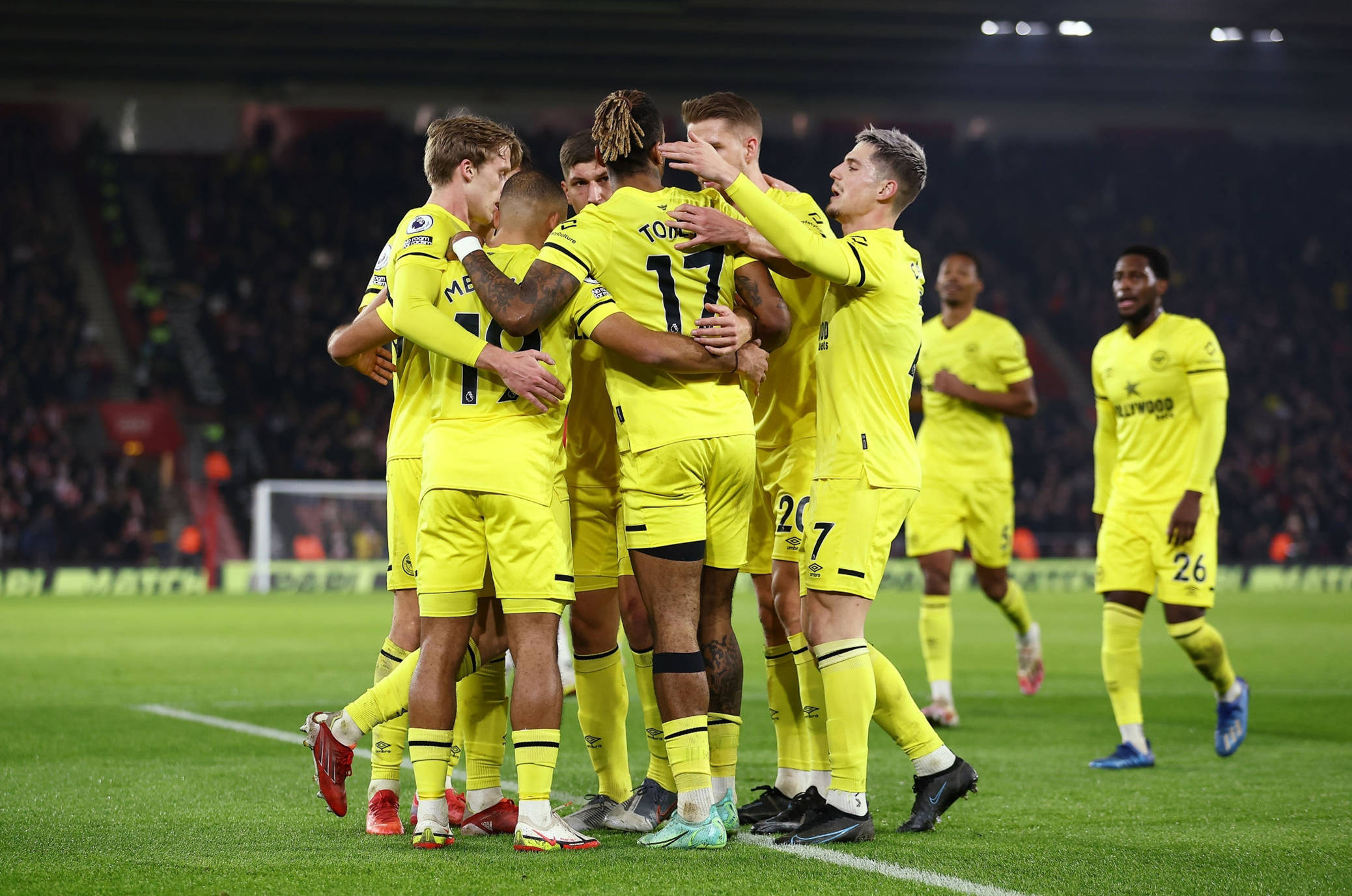 他在中场的 他在中场的